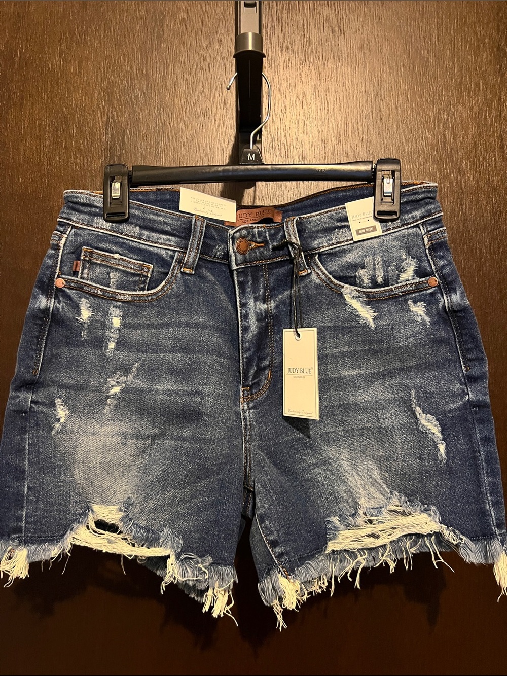 Judy Blue Frayed Hem Distressed Denim Shorts in Dark Blue